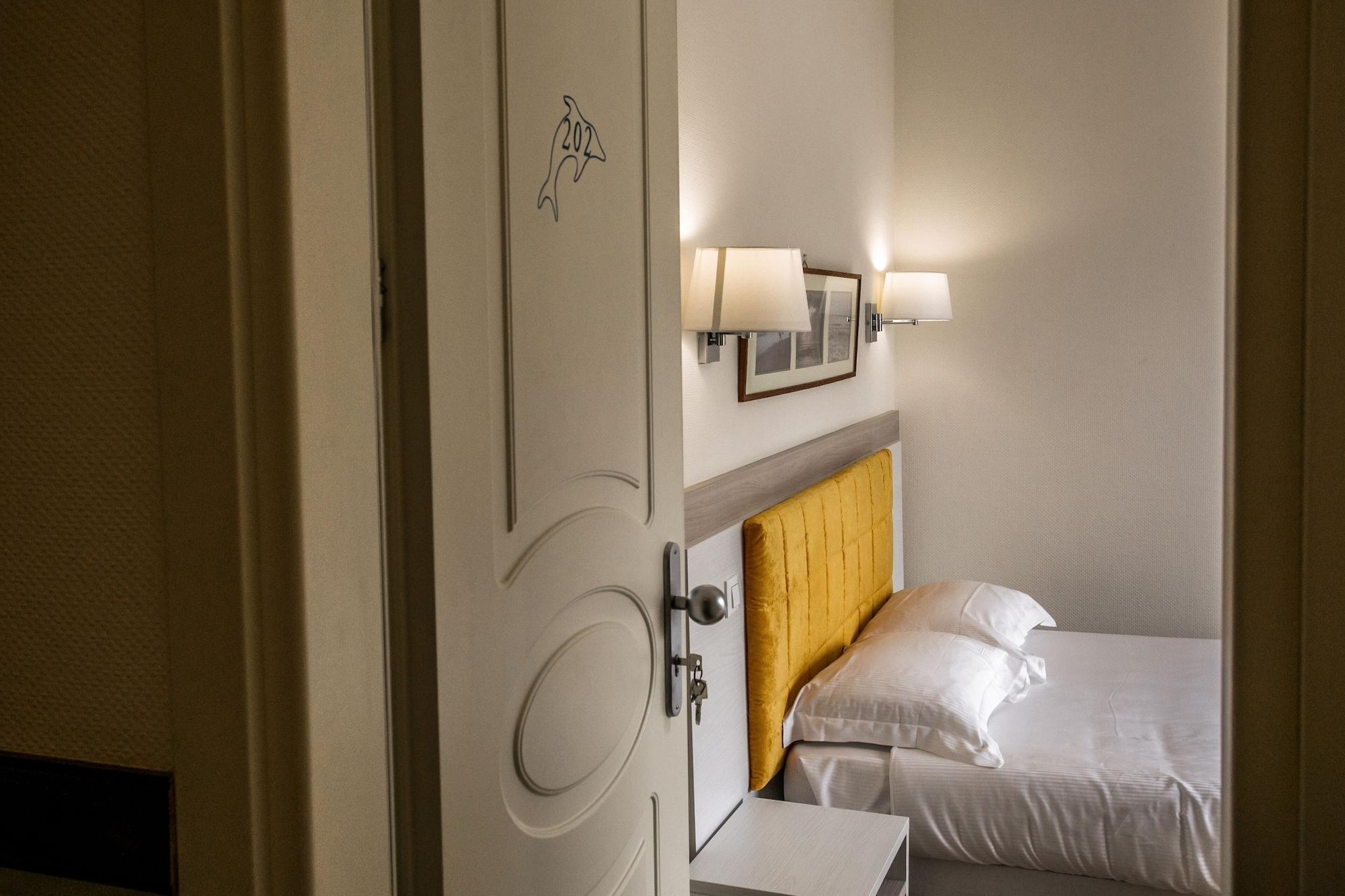 Hotel Le Dauphin Menton Eksteriør billede