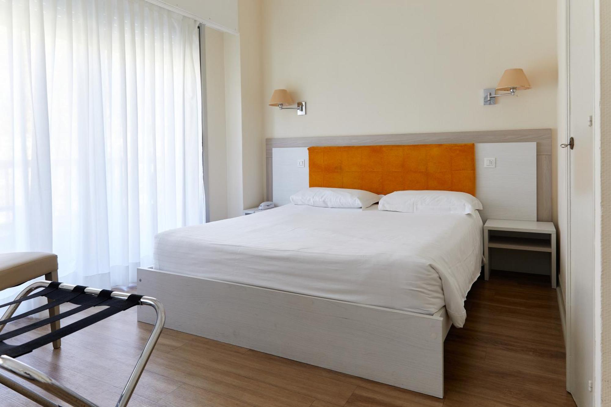 Hotel Le Dauphin Menton Eksteriør billede