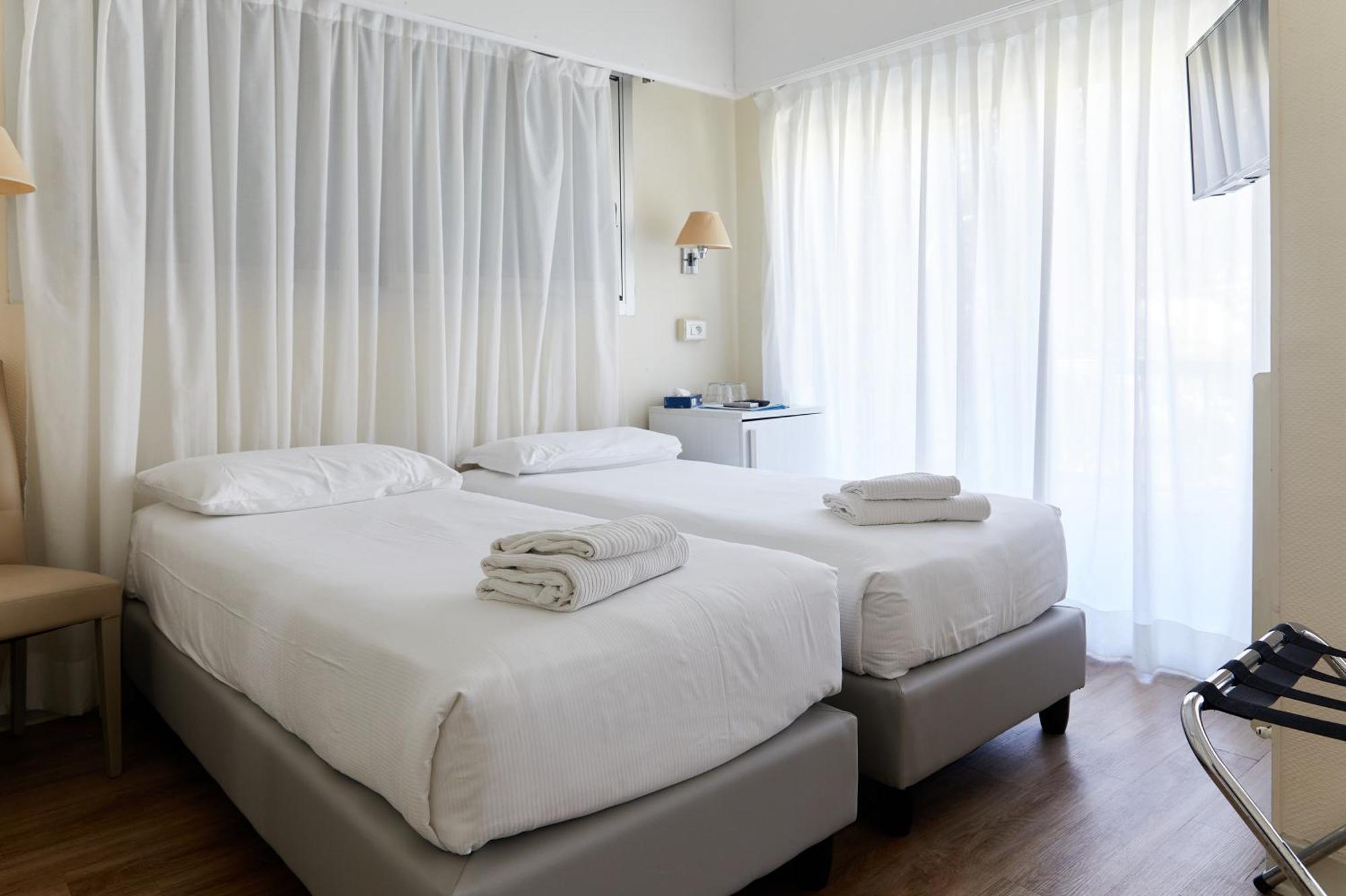 Hotel Le Dauphin Menton Eksteriør billede